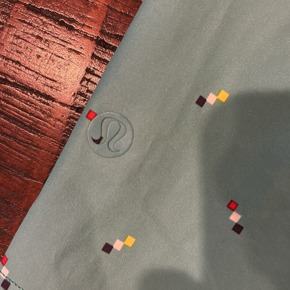 Lululemon men’s shorts - Picture 5 of 7